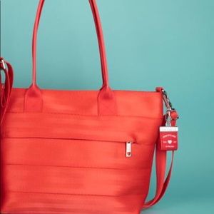 NOT SELLING! DISO FOR A REASONABLE PRICE. 🧡🧡